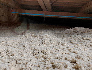 Zateplení stropu rodinného domu s pultovou střechou